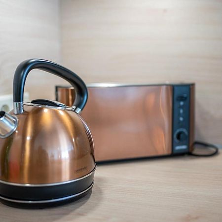 Golden Design Apartment Familie Business 6 Pers Buero Fitnessecke Naehe Messe Dus 1000 Mbit Дуйсбург Экстерьер фото