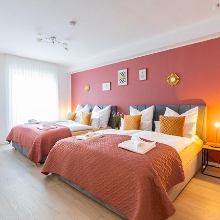 Golden Design Apartment Familie Business 6 Pers Buero Fitnessecke Naehe Messe Dus 1000 Mbit Дуйсбург Экстерьер фото