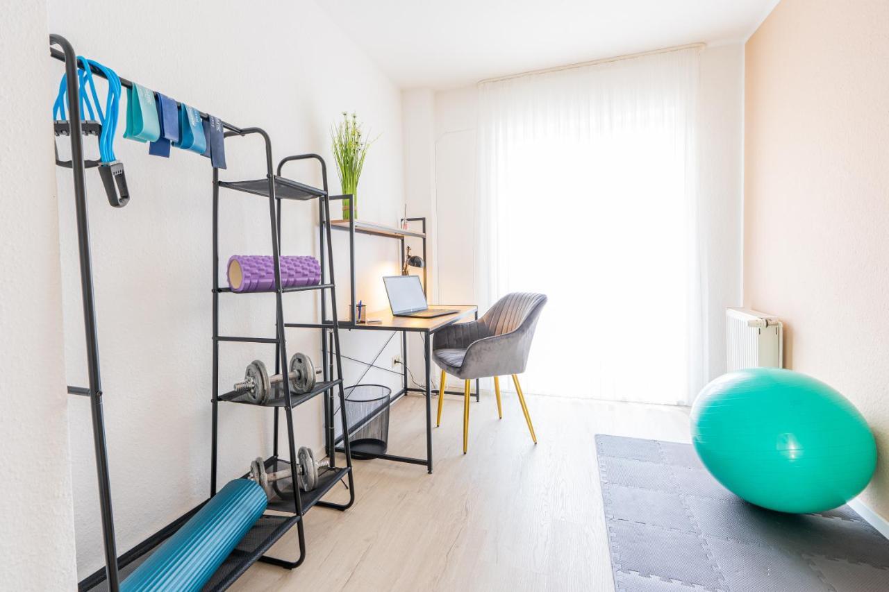 Golden Design Apartment Familie Business 6 Pers Buero Fitnessecke Naehe Messe Dus 1000 Mbit Дуйсбург Экстерьер фото